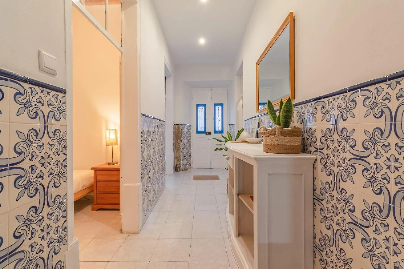 4-Bedroom Townhouse With Terrace In Center Oldtown Lagos