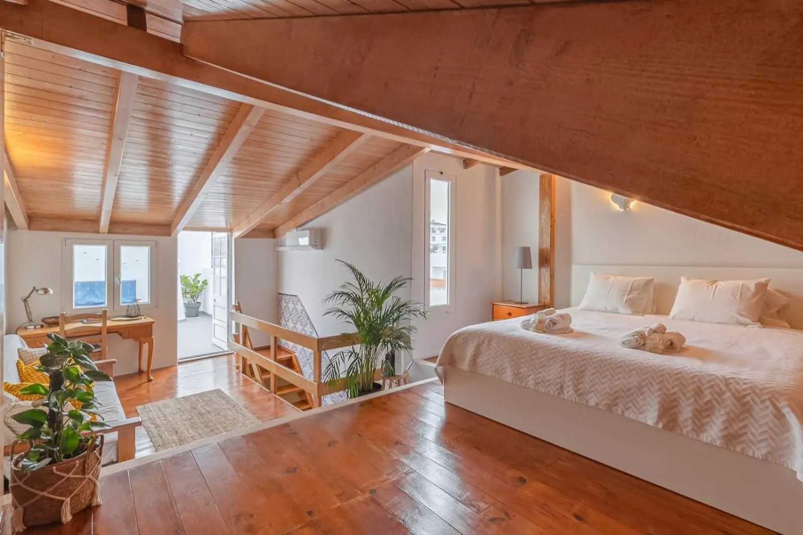 4-Bedroom Townhouse With Terrace In Center Oldtown location
